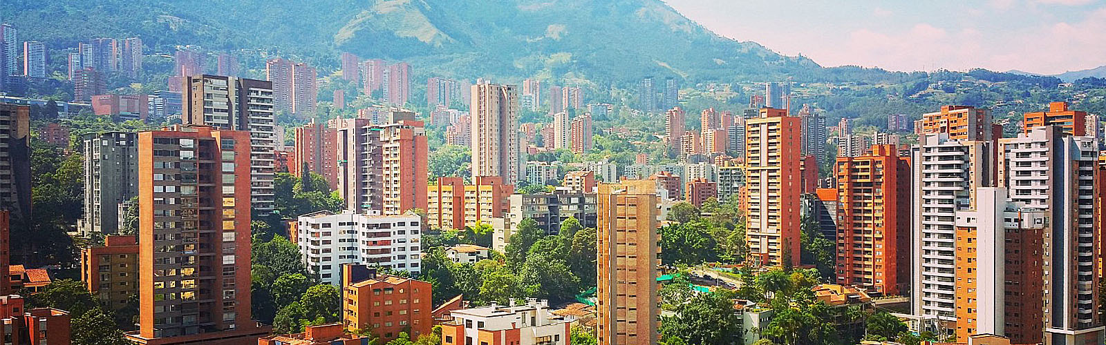 Violent Colombia vs. Peaceful Costa Rica